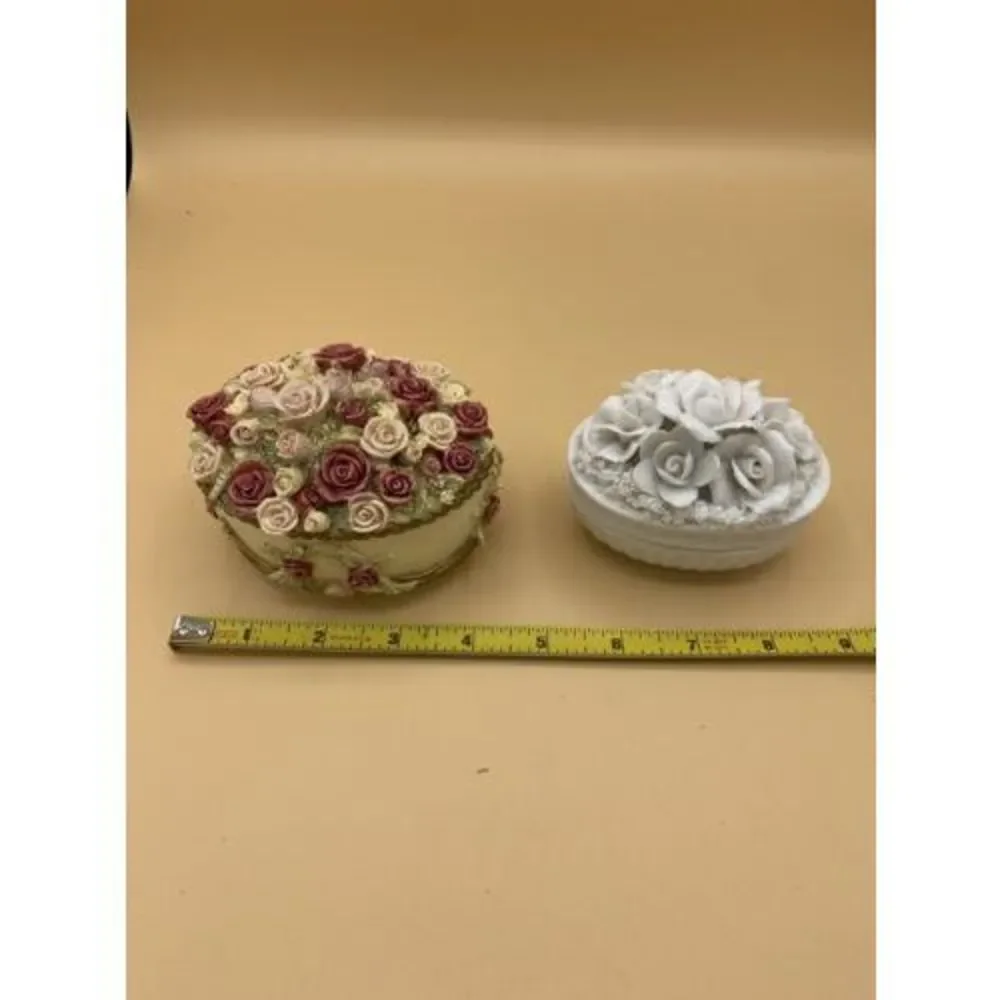 Vintage DEZINE Hand painted Applied Roses and Japan Flowers Trinket Box